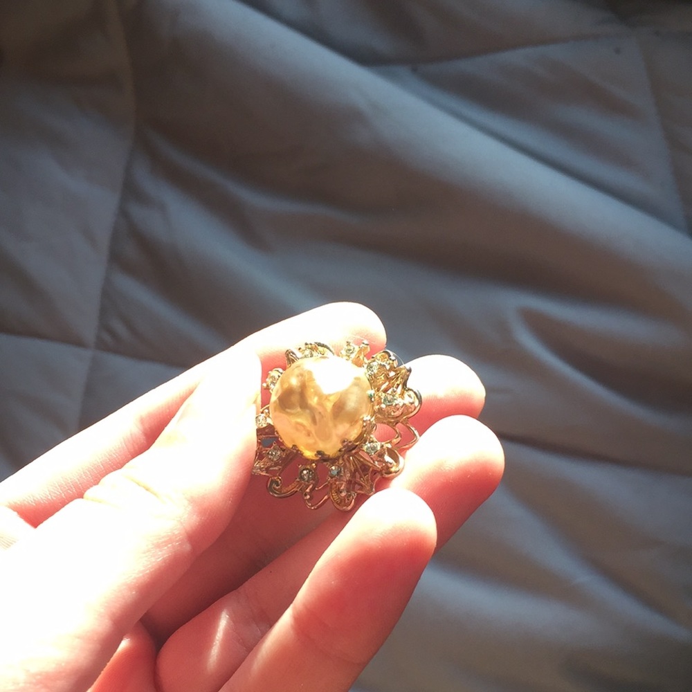 Gold pin